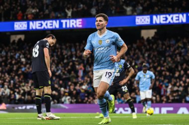 Manchester City 'den Julin Ivarez, 31 Ocak 2024 tarihinde Etihad Stadyumu' nda oynanan Premier League maçında 1-0 'lık galibiyet golünü kutluyor.