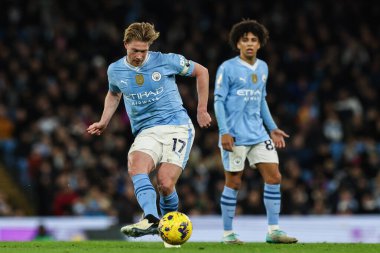 Manchester City 'den Kevin De Bruyne Manchester City' den Julin Ivarez 'e Manchester City - Etihad Stadyumu' nda oynanan Premier League maçında yardımcı olmak için zekice bir atış yaptı.