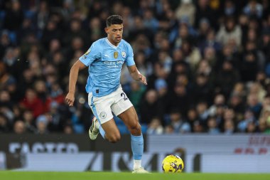 Manchester City 'den Matheus Nunes 31 Ocak 202' de Etihad Stadyumu 'nda Manchester City ile Burnley arasındaki Premier Lig maçında topu aldı.