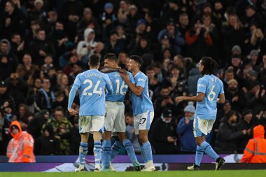 Manchester City 'den Rodri, Premier League maçında Manchester City ile Etihad Stadyumu' nda 31 Ocak 202 'de oynanan maçta 3-0' lık galibiyetini kutluyor.