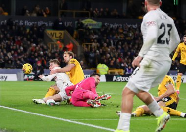 Manchester United 'dan Rasmus Hjlund Premier League maçında Manchester United' a karşı Molineux, Wolverhampton, Wolverhampton, 1 Şubat 2024 'te oynanan maçta maçı 0-2 Manchester United' a taşıdı.