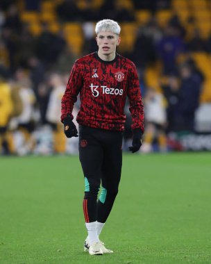 Manchester United takımından Alejandro Garnacho, Premier League maçında Wolverhampton Wanderers ile Manchester United maçında 1 Şubat 202 'de Molineux, Wolverhampton' da ısındı.