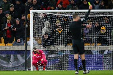 Wolverhampton Wanderers 'dan Jos S Manchester United' dan Kobbie Mainoo 'ya Premier League maçında Wolverhampton Wanderers, Manchester United' a karşı Molineux, Wolverhampton, İngiltere