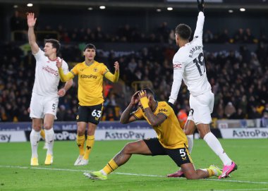 Wolverhampton Wanderers takımının oyuncusu Mario Lemina, Premier League maçında Wolverhampton Wanderers 'ın 1 Şubat 202' de Molineux, Wolverhampton 'da Manchester United' a karşı oynadığı maçta golü kaçırdı.