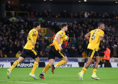 Wolverhampton Wanderers 'dan gol kralı Max Kilman, Premier League maçında Wolverhampton Wanderers' a karşı Molineux, Wolverhampton, Birleşik Krallık 'ta 1 Şubat 202' de oynanan maçta topu tekrar orta çembere aldı.
