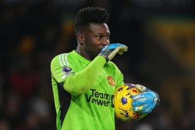 Manchester United 'dan Andr Onana Premier League maçı sırasında Wolverhampton Wanderers, Manchester United' a karşı Molineux, Wolverhampton, Birleşik Krallık, 1 Şubat 2024