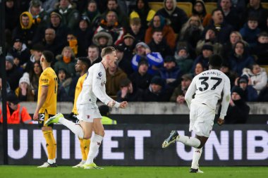 Manchester United takımından Scott McTominay, Premier League maçında Manchester United 'a karşı 1-3' lük galibiyet golünü kutluyor. Wolverhampton Wanderers, Molineux, Wolverhampton, Birleşik Krallık 'ta 1 Şubat 202' de Manchester United 'a karşı.