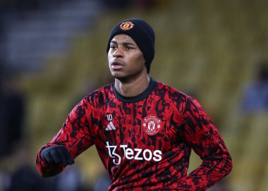 Manchester United takımından Marcus Rashford, Premier League maçında Wolverhampton Wanderers - Manchester United maçında 1 Şubat 202 'de Molineux, Wolverhampton' da ısındı.