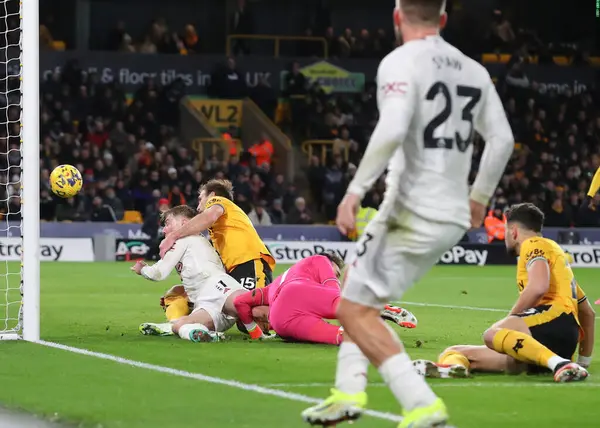 Manchester United 'dan Rasmus Hjlund Premier League maçında Manchester United' a karşı Molineux, Wolverhampton, Birleşik Krallık 'ta 1 Şubat 2024' te oynanan maçın açılış golünü attı.