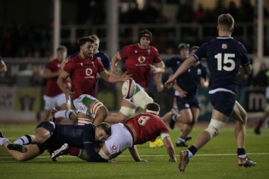 Galler U20 'den Morgan Morse topu 2024 Guinness U20-6 Milletler Stadiwm CSM, Colwyn Bay, Birleşik Krallık, 2 Şubat 202' de Galler U20 'lere karşı İskoçya U20 maçında indiriyor.