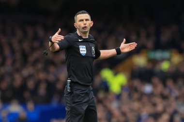 Hakem Michael Oliver Premier Lig karşılaşmasında Everton Tottenham Hotspur 'a karşı Goodison Park, Liverpool, İngiltere, 3 Şubat 202