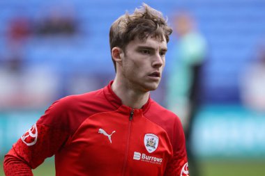 Maç öncesi ısınma oturumunda Barnsley 'den Luca Connell, 3 Şubat 202' de İngiltere 'deki Toughsheet Community Stadyumu' nda oynanan Sky Bet 1 karşılaşmasında Bolton Wanderers ile Barnsley karşılaşacak.