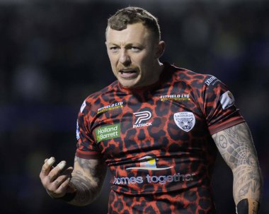 Rugby Ligi 'nden Josh Charnley, Joe Philbin Tanıklık maçı sırasında Warrington Wolves, Leigh Leopards' a karşı Halliwell Jones Stadyumu, Warrington, Birleşik Krallık, 3 Şubat 202