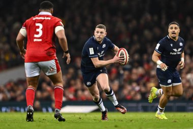 İskoçyalı Finn Russell, 3 Şubat 202 'de İngiltere' nin Cardiff şehrindeki Principality Stadyumu 'nda oynanan 2024 Guinness 6 Milletle İskoçya maçında ilk hamlesini yaptı.