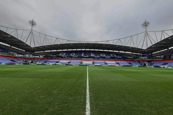 The Toughsheet Community Stadyumu 'nun Gök İddia Ligi 1 maçı sırasında Bolton Wanderers' a karşı Toughsheet Community Stadyumu, Bolton, İngiltere, 3 Şubat 202
