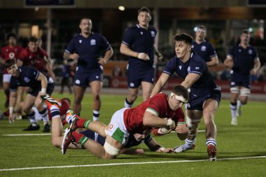 Galler U20 'den Morgan Morse, İskoçya U20' nin 2024 Guinness U20 maçında İskoçya U20 'lere karşı Stadiwm CSM, Colwyn Bay, Birleşik Krallık' ta 2 Şubat 202 'de oynanan maçta gol atmak için İskoçya U20' nin savunmasını geçti.