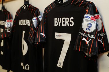 Blackpool 'dan George Byers' ın üçüncü tişörtü, 3 Şubat 202 'de İngiltere' de Lamex Stadyumu 'nda oynanan Sky Bet 1 karşılaşması Stevenage - Blackpool maçı öncesinde giyilmiştir.