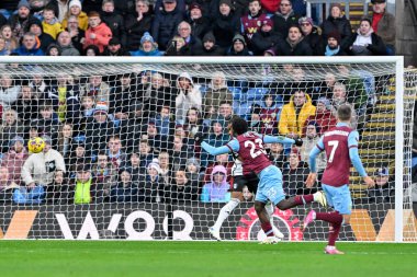 David Datro Fofana Premier Lig maçında Burnley Fulham 'a karşı Turf Moor, Burnley, İngiltere, 3 Şubat 202' de 1-2 'lik galibiyet golünü atıyor.