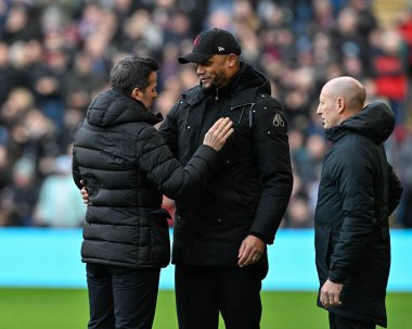 Burnley takımının teknik direktörü Marco Silva ve Vincent Kompany, Burnley 'nin 3 Şubat 202' de oynanan Turf Moor, Burnley, Birleşik Krallık 'ta oynanan Premier League maçında karşılaştılar.