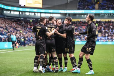 Barnsley 'li Devante Cole, 3 Şubat 202' de İngiltere 'deki Toughsheet Community Stadyumu' nda oynanan 1. Gökyüzü İddia Ligi karşılaşmasında Bolton Wanderers ile Barnsley maçında 0-1 kazanma golünü kutluyor.