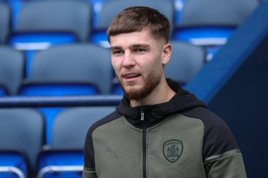 Barnsley 'den John Mcatee, 3 Şubat 202' de İngiltere 'deki Toughsheet Community Stadyumu' nda oynanan 1.