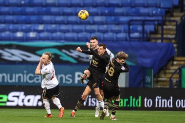 Barnsley 'li Mal de Gevigney, 3 Şubat 2024' te İngiltere 'deki Toughsheet Community Stadyumu' nda oynanan 1.