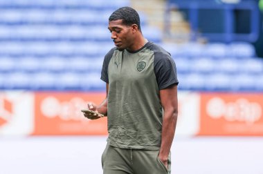 Barnsley 'den Donovan Pines, 3 Şubat 202' de İngiltere 'deki Toughsheet Community Stadyumu' nda oynanan 1.