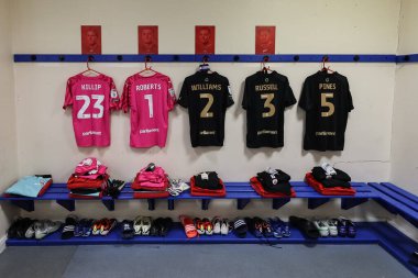 Barnsley tişörtleri Sky Bet Ligi 1 maçı sırasında soyunma odasında Bolton Wanderers 'a karşı Toughsheet Community Stadyumu, Bolton, Birleşik Krallık, 3 Şubat 202