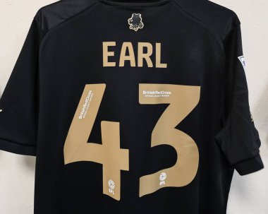 Gök Bahis Ligi 1 ve Barnsley 'li Josh Earl' ün 3 Şubat 202 'de İngiltere' deki Toughsheet Community Stadyumu 'nda Bolton Wanderers' a karşı oynadığı 1.