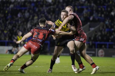 Warrington Wolves 'dan James Harrison, 3 Şubat 202' de Warrington, İngiltere 'deki Halliwell Jones Stadyumu' nda oynanan Rugby Ligi Joe Philbin Tanıklık Maçı 'nda Leoparların savunmasında yarıştı.