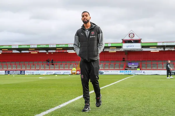 Blackpool 'dan CJ Hamilton # 22, 3 Şubat 202' de İngiltere 'deki Lamex Stevenage Stadyumu' nda oynanan Sky Bet 1 karşılaşması Stevenage - Blackpool maçından önce geldi.