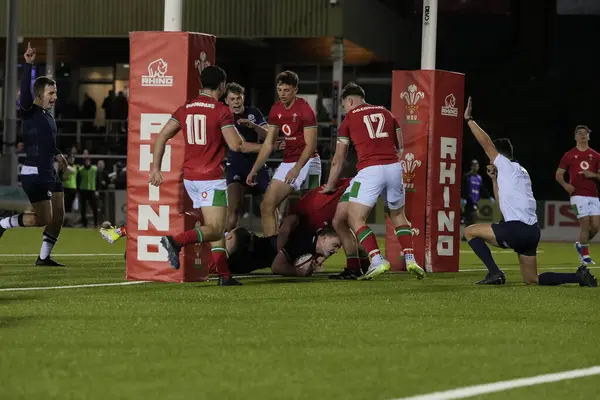 İskoçya U20 'den Kerr Yule 2024 Guinness U20' ler ve İskoçya U20 'ler maçında 20-22' lik skorla gol atmak için Stadiwm CSM, Colwyn Bay, Birleşik Krallık, 2 Şubat 202