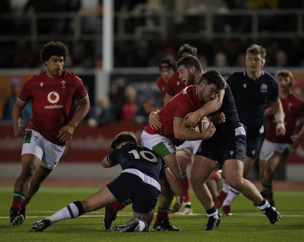 Galler U20 'den Harry Thomas 2024 Guinness U20' de İskoçya U20 'ye karşı Stadiwm CSM, Colwyn Bay, Birleşik Krallık, 2 Şubat 202' de Galler - İskoçya U20 'ler maçı sırasında İskoçya U20' nin savunmasında yer aldı.