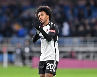 Fulham taraftarı Willian, Premier Lig maçında Burnley Fulham 'a karşı Turf Moor, Burnley, Birleşik Krallık, 3 Şubat 202' de tam zamanlı alkış tutuyor.