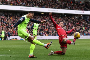 Sunderland 'dan Jobe Bellingham Middlesbrough' un 4 Şubat 202 'de Riverside Stadyumu, Middlesbrough' da oynanan Sky Bet Şampiyonası maçında topu Sam Greenwood 'dan alıyor.