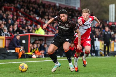Blackpool 'dan Jordan Lawrence-Gabriel, 3 Şubat 202' de İngiltere 'nin Stevenage stadyumunda oynanan Sky Bet 1 karşılaşmasında Stevenage ve Blackpool maçında Stevenage' ı durdurdu.