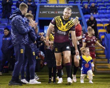 Warrington Wolves takımından Lachlan Fitzgibbon, 3 Şubat 202 'de Warrington, İngiltere' deki Halliwell Jones Stadyumu 'nda oynanan Rugby Ligi Joe Philbin Tanıklık maçı öncesinde sahaya çıktı.