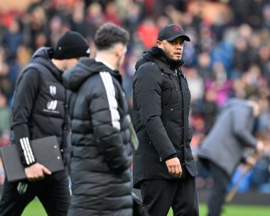 Burnley 'nin Vincent Kompany teknik direktörü, Premier Lig maçı sırasında Burnley Fulham' a karşı Turf Moor, Burnley, İngiltere, 3 Şubat 202