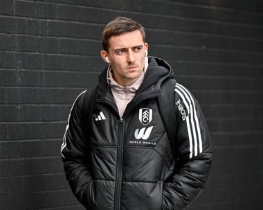 Fulham 'dan Timothy Castagne, Premier League maçında Burnley Fulham' a karşı 3 Şubat 202 'de Turf Moor, Burnley, Birleşik Krallık' ta maçtan önce geldi.