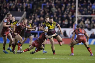 Warrington Wolves takımından Joe Philbin, 3 Şubat 202 'de Warrington Wolves' a karşı Leigh Leopards 'ın oynadığı Rugby Ligi' nde ilk vuruşunu yaptı.