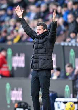 Fulham takımının teknik direktörü Marco Silva, Premier League maçında Burnley Fulham 'a karşı Turf Moor, Burnley, Birleşik Krallık' ta 3 Şubat 202 tarihinde oynanan maçta hakeme başvurdu.