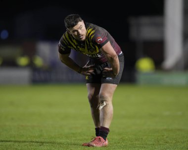 Warrington Wolves takımından Joe Philbin, 3 Şubat 202 'de Warrington Wolves' a karşı Leigh Leopards 'ın oynadığı Rugby Ligi' nde ilk vuruşunu yaptı.
