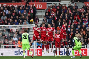 Sunderland 'dan Pierre Ekwah, 4 Şubat 202' de Middlesbrough, Middlesbrough, Birleşik Krallık 'taki Riverside Stadyumu' nda oynanan Sky Bet Şampiyonası karşılaşmasında serbest vuruşunu yaptı.