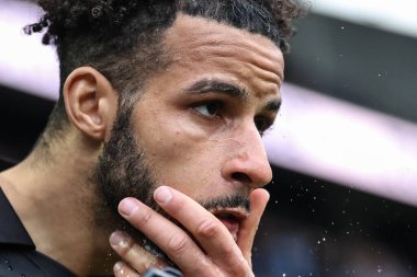 Barnsley 'den Barry Cotter, 3 Şubat 202' de İngiltere, Bolton 'daki Toughsheet Community Stadyumu' nda oynanan 1.