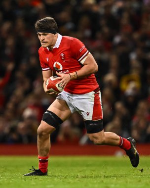 Galler 'den Teddy Williams, 3 Şubat 202' de İngiltere 'nin Cardiff şehrindeki Principality Stadyumu' nda oynanan 2024 Guinness 6 Milletle İskoçya maçında ilk hamlesini yaptı.