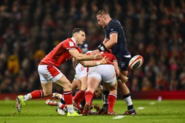 Galler 'den Gareth Davies, 3 Şubat 202' de İngiltere 'nin Cardiff kentindeki Principality Stadyumu' nda oynanan 2024 Guinness 6 Milletler Galler 'e karşı İskoçya maçında topu geçti.