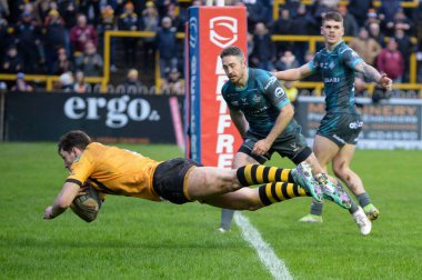 Castleford Kaplanları, Huddersfield Devlerine Karşı