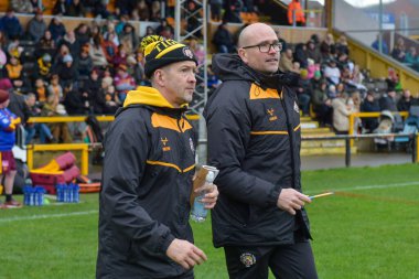 Castleford Kaplanları, Huddersfield Devlerine Karşı