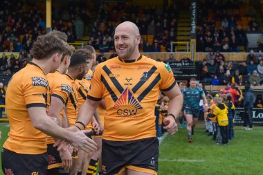 Castleford Kaplanları, Huddersfield Devlerine Karşı