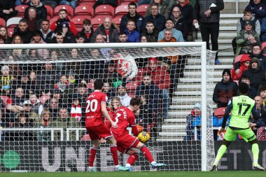 Middlesbrough 'dan Rav van den Berg, Middlesbrough, Birleşik Krallık' ta Middlesbrough, 4 Şubat 202 'de oynanan Sky Bet Şampiyonası maçında Sunderland' a karşı oynadığı gol çizgisinde Sunderland 'lı Abdoullah Ba' nın attığı şutu engelliyor.